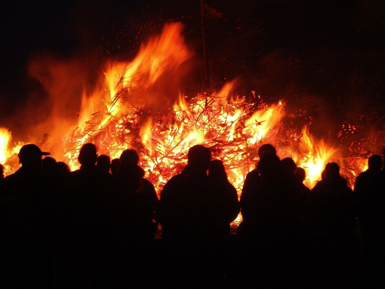 Osterfeuerwehr Hohenaverbergen