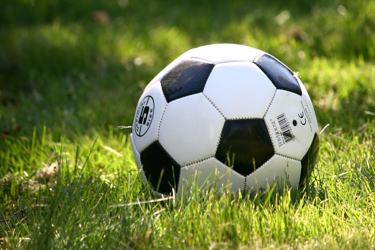football-1396740.jpg.ec860c8f403170923779709d6d6f89ed-y8cnCK