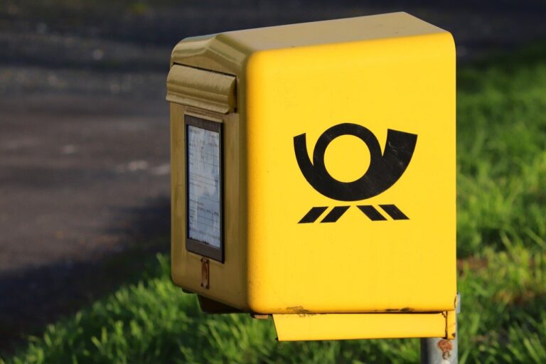 Post und Geld abheben