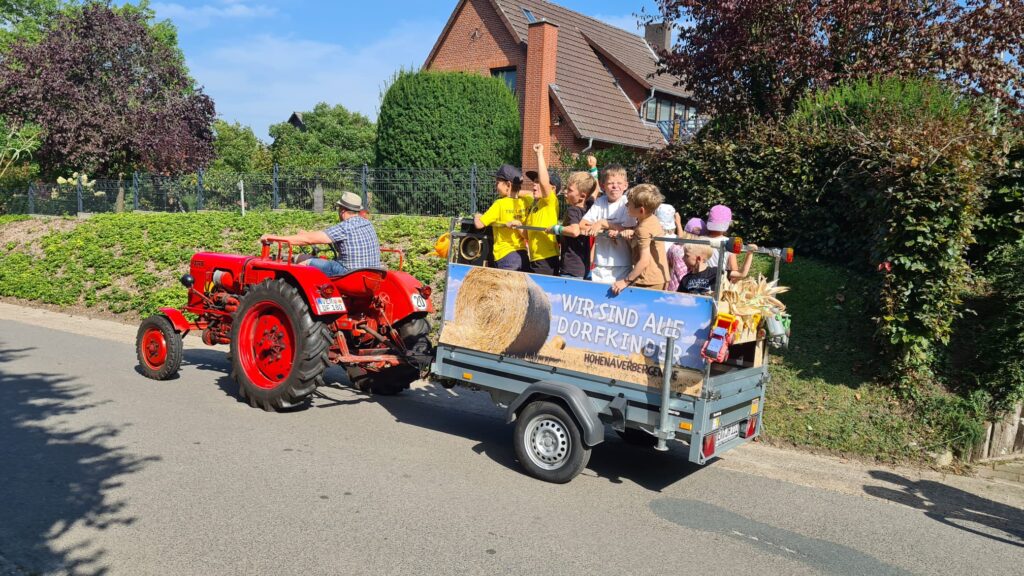 Umzugswagen "Wir sind alle Dorfkinder"